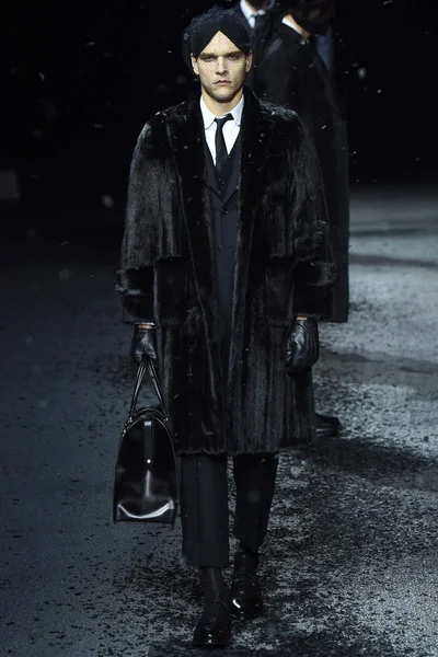 Look 24